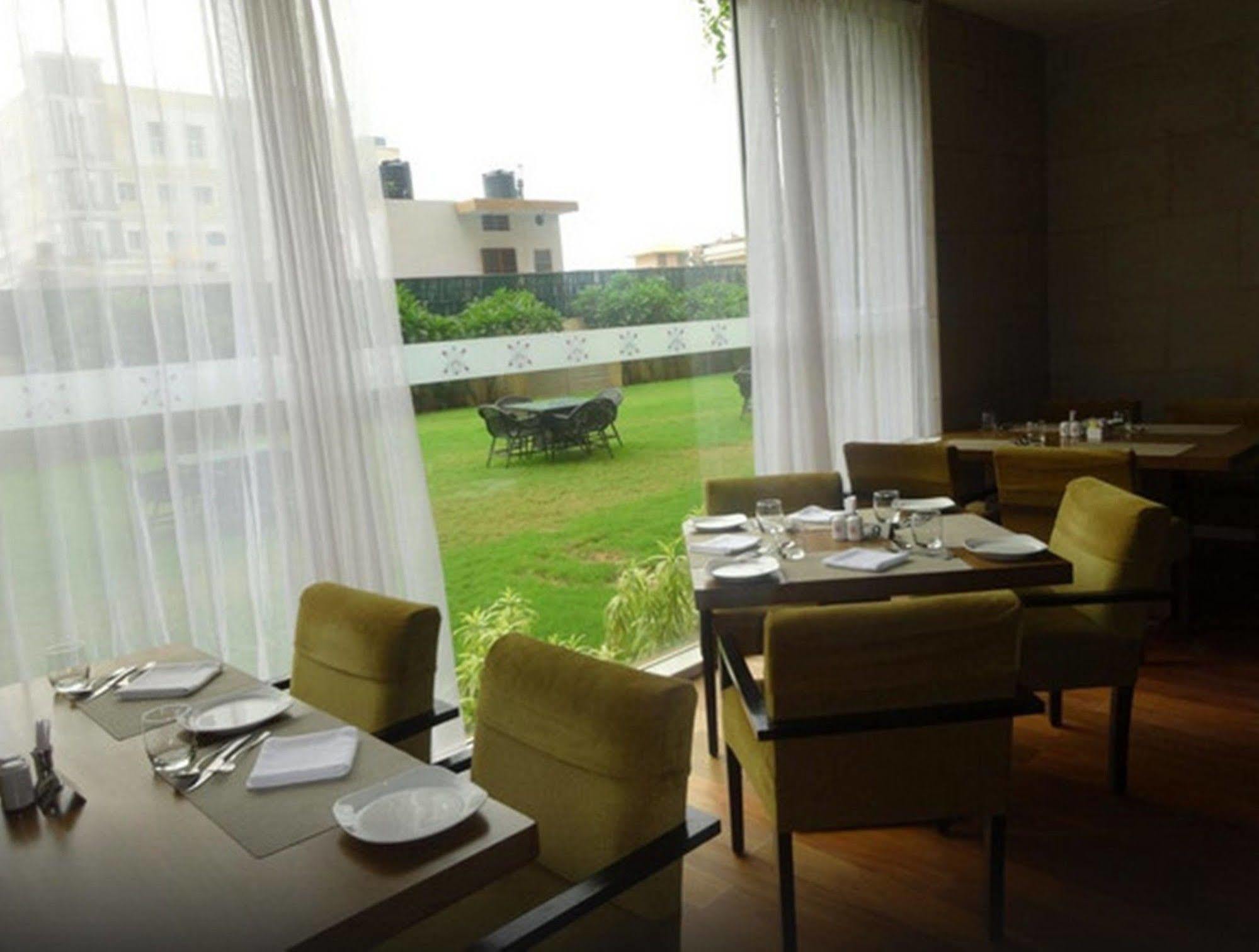 Royal Orchid Central Jaipur, Bani Park Ngoại thất bức ảnh