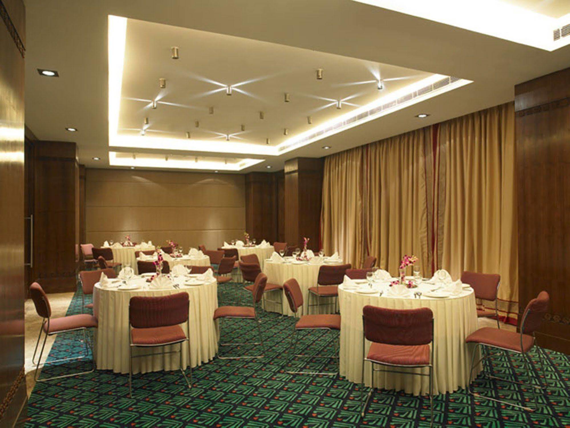 Royal Orchid Central Jaipur, Bani Park Ngoại thất bức ảnh